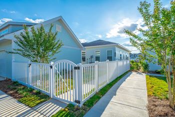 Back yard with decorative fence at anthem luxury rentals and apartments in huntsville, al